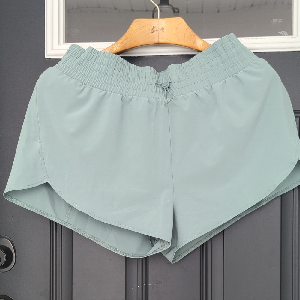 All in Motion Women's High Rise Athletic Shorts in Sage Green XL new with tags